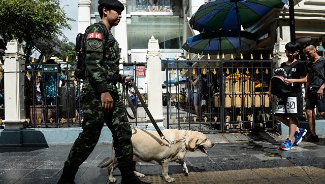 Премьер Таиланда приказал усилить меры безопасности в стране после ряда взрывов - ảnh 1